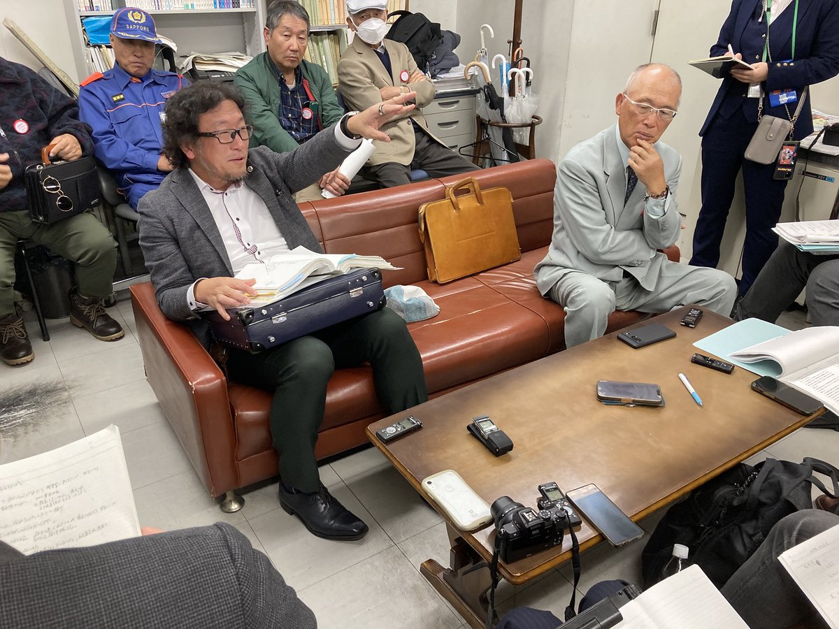 札幌高等裁判所。
自治体の要請でヒグマを駆除して銃所持許可を取り消されたハンターが処分の撤回を求めて公安委員会を訴えた裁判、控訴審判決でハンター側が逆転敗訴。
「こんなバカな判決を確定させたら誰も銃を撃てなくなる」と、上告へ。