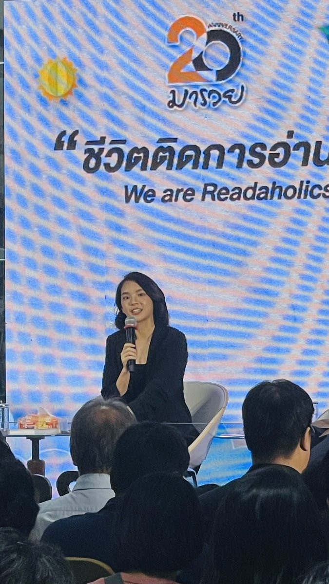 ylibraryhub's tweet photo. งานห้องสมุดมารวยครบรอบ 20 ปี เฌอปราง มาด้วย ว้าวๆ #CherprangAreekul #CherprangBNK48 #cherprang #marueylibrary #20thmarueylibrary #marueytalk https://t.co/YpDoy7vJBZ