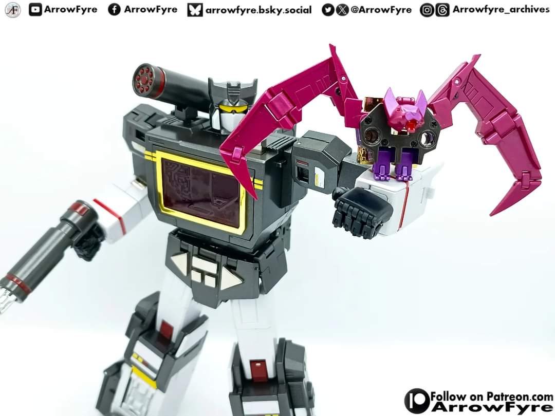 ArrowFyre's tweet image. &quot;Ratbat, eject. Operation: Observation!&quot;
Robot Paradise RP-02 Soundblaster &amp;amp; Night Bat 📷

#TRANSFORMERS #Fanstoys #robotparadise #AcousticWave #AcousticBlaster #Soundwave #Soundblaster #Rarbat #cassettes #Decepticons #ToyDeco #3rdpartytransformers #Masterpiece #toyphotography