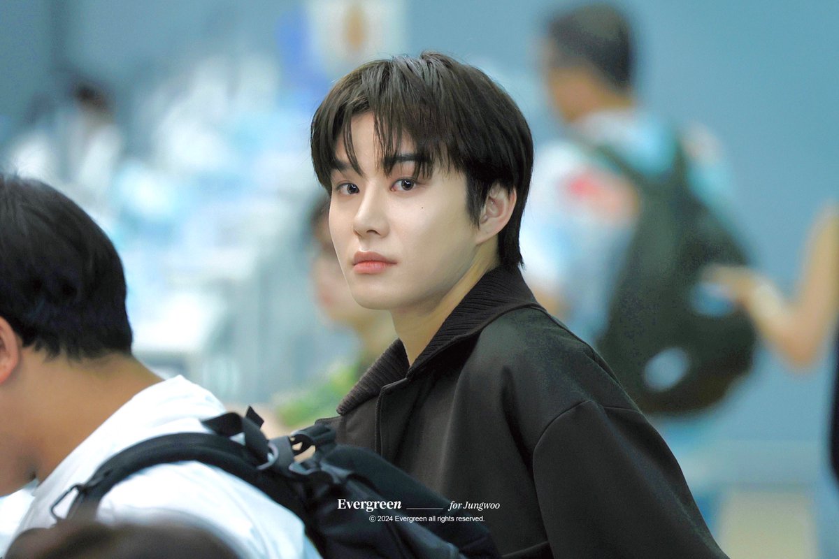 hourly jungwoo (@hourlyjungwoo) on Twitter photo 