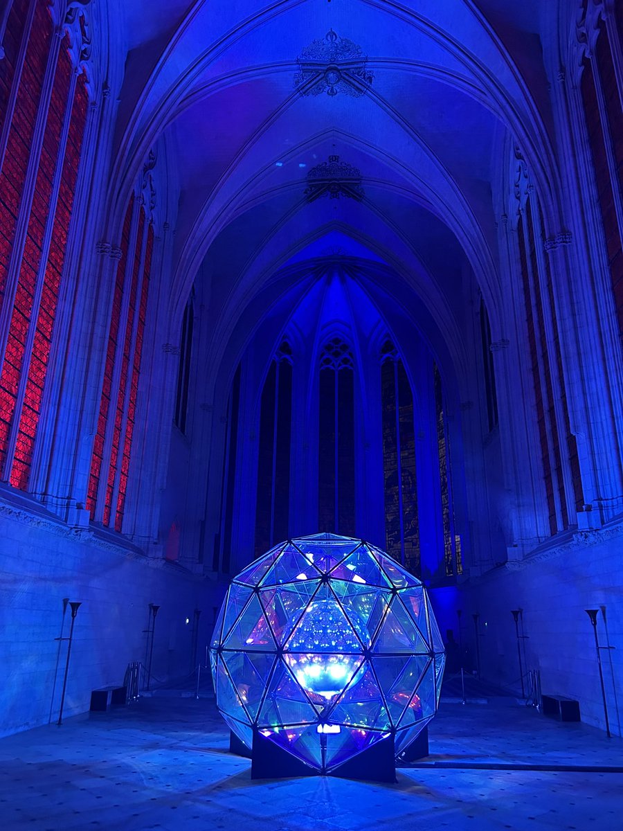 Gildas_Lecoq's tweet photo. Magnifier notre patrimoine et valoriser le Château de Vincennes. Avec ce parcours immersif contemporain et son mapping historique Vincennes tire un trait d’union entre hier et aujourd’hui de la plus belle des manières ! #Vincenneschateaudelumieres https://t.co/cNU16II3pi