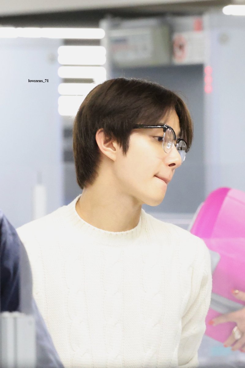 hourly jungwoo (@hourlyjungwoo) on Twitter photo 