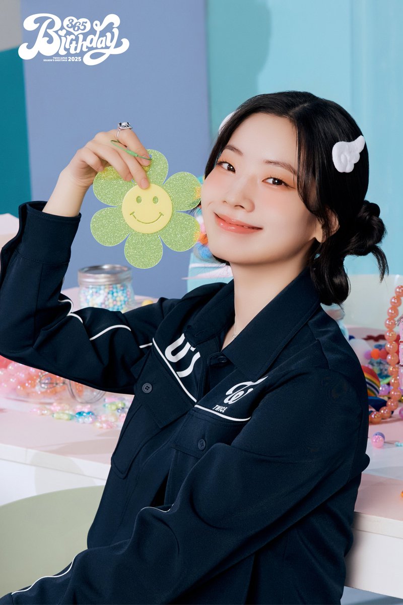JYPETWICE_JAPAN's tweet photo. TWICE JAPAN SEASON’S GREETINGS 2025 “Birthday365”

#DAHYUN

🎉 PRE-ORDER
2024.10.4 (金) 12:00 ~ 10.27 (日) 23:59
https://t.co/4qY16G9mZD

#TWICE
#TWICE_Birthday365 https://t.co/4C2L1bDsf1