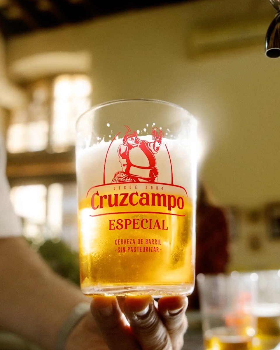 ¿Listos para empezar el finde como mandan los cánones?.
¡Una #Cruzcampo, por favor! ☝️🍺

#buenfindesemana