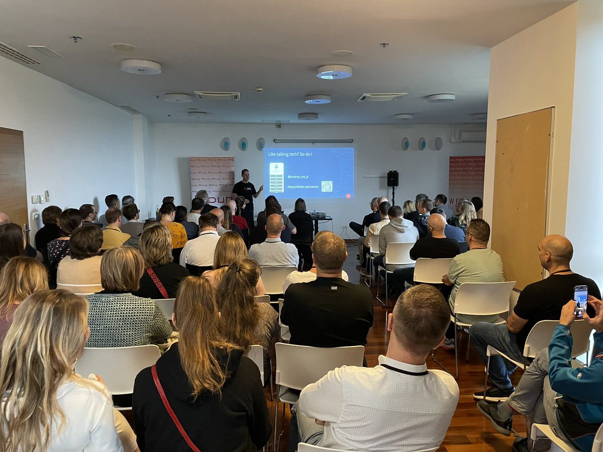 Dani Schnider (@dani_schnider) on Twitter photo Crowded room at #HrOUG2024 at <a href="/connor_mc_d/">Connor on SQL and Database</a>‘s session about smart database design Crowded room at #HrOUG2024 at <a href="/connor_mc_d/">Connor on SQL and Database</a>‘s session about smart database design