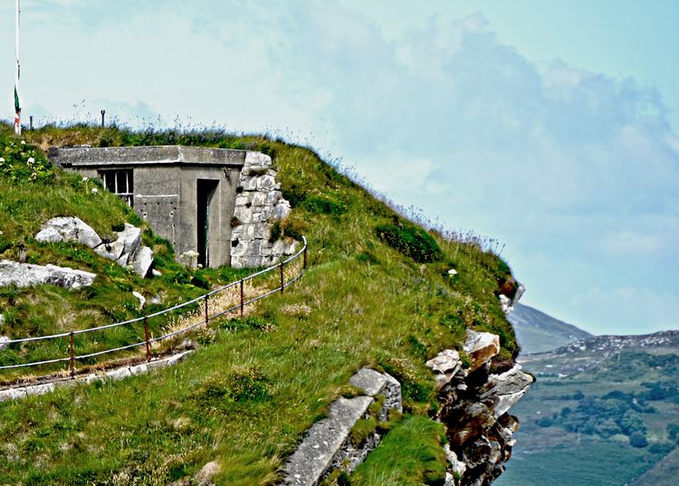 welovedonegal's tweet photo. Yesterday's #WhereInDonegal 
from #WeLoveDonegal 💚💛 

it was Fort Dunree #Inishowen #Donegal 

Lots of info and more pics on our site: https://t.co/v1steaDMlL 

@fortdunree 

#Dunree #FortDunree #forts #lighthouses 
#Ireland . https://t.co/4xf54weSRD