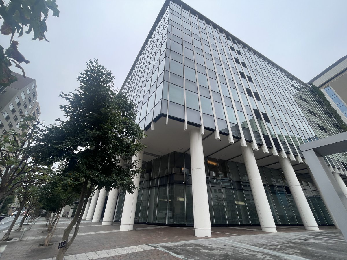 SdgsJica's tweet photo. インターンOです。
本日は雨です。
私自身、雨はなんだか寂しく思えてしまいますが、雨の日があるからこそ晴れの日を一層楽しめると考えるようにしています。
物事に対する視点や考え方の角度を少し変えてみることが、やがては大きなイノベーションをもたらすのかもしれません。

#インターンの日常 https://t.co/mVegHuC7eW