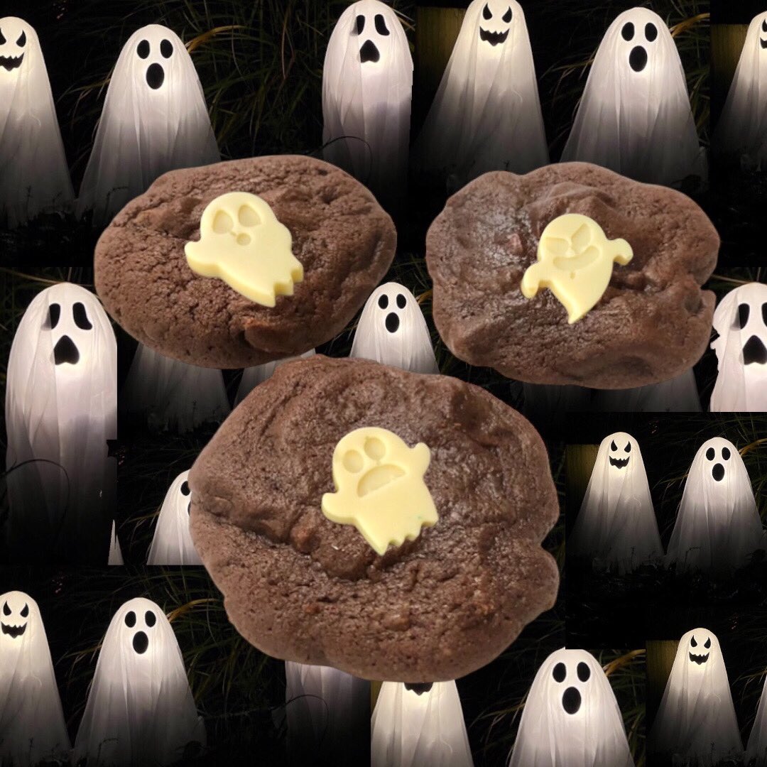 alwaystimefora's tweet image. Come along to the Halloween kids party, next Friday, 3-5pm, at Radcliffe market. I’ll be there with a variety of treats, including my ghostly brownie cookies👻 #halloween #halloweenparty #browniecookies #cookies #homebaking #whitefield #bury #prestwich #radcliffe