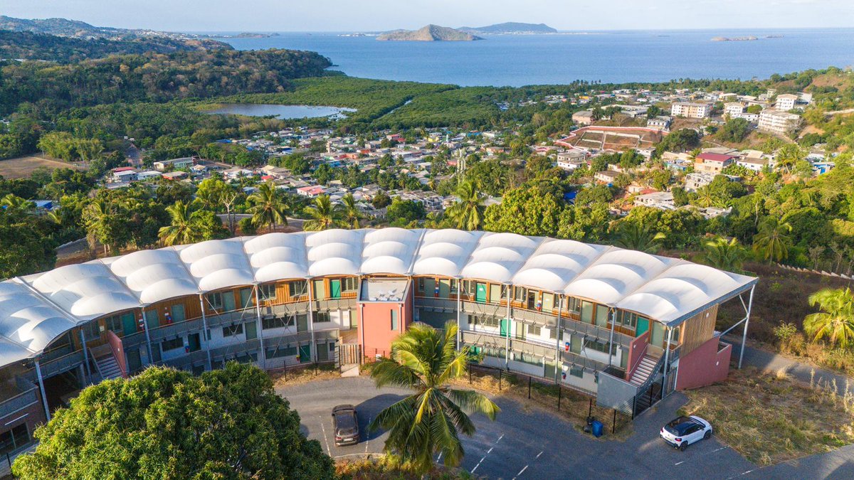 outremers360's tweet photo. Une nouvelle ère s’ouvre avec la prochaine inauguration de la #Technopole de #Mayotte et qui accueillera la 14e édition des #FEIOI
➡️https://t.co/13mBUecJVx
➡️Le 4 novembre prochain, la Technopole de Mayotte ouvrira officiellement ses portes au grand public, à l’occasion d'une importante cérémonie inaugurale. Les acteurs économiques du territoire en sont convaincus : cette inauguration symbolise le début d'une ère nouvelle pour Mayotte, axée sur l’innovation, l’entrepreneuriat et le développement économique. Longtemps attendue, la Technopole accueillera dans la foulée la 14e édition du Forum économique des îles de l’océan Indien (FEIOI), qui se déroulera du 5 au 7 novembre prochains