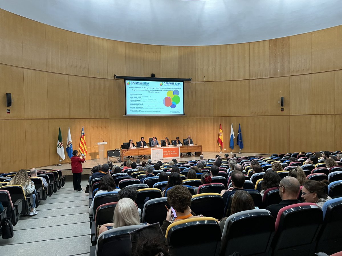 Inauguració oficial de CANVIES:Congrés Internacional sobre Aprenentatge i Noves Vies d'Innovació en Educació Superior <a href="/ice_upv/">Instituto de Ciencias de la Educación de la UPV</a> <a href="/UJIuniversitat/">Universitat Jaume I</a> <a href="/UniversidadMH/">UMH</a> <a href="/UV_EG/">Universitat València</a> #innovacio #universitat #aprenentatge