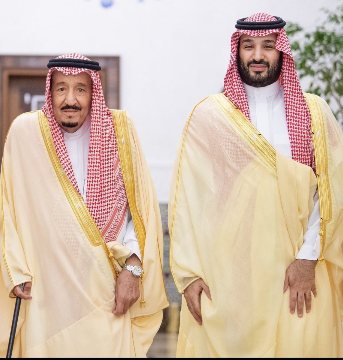 محبتنا وولائنا لكم لاترتبط بمصالح الدنياء زيادةً أو نقصا
فنحن نواليكم ونبايعكم على ذهابِ أنفسنا في سبيل الله وفي أمركم وطاعة لكم فكيف يرتبط ولائنا بزيادة أو نقص وأنتم والله أهل زياده لانقص

يمدد خادم الحرمين وولي عهده حفظهم الله مهلة سداد المخالفات ونرجو من الله أن يمد في أعمارهم