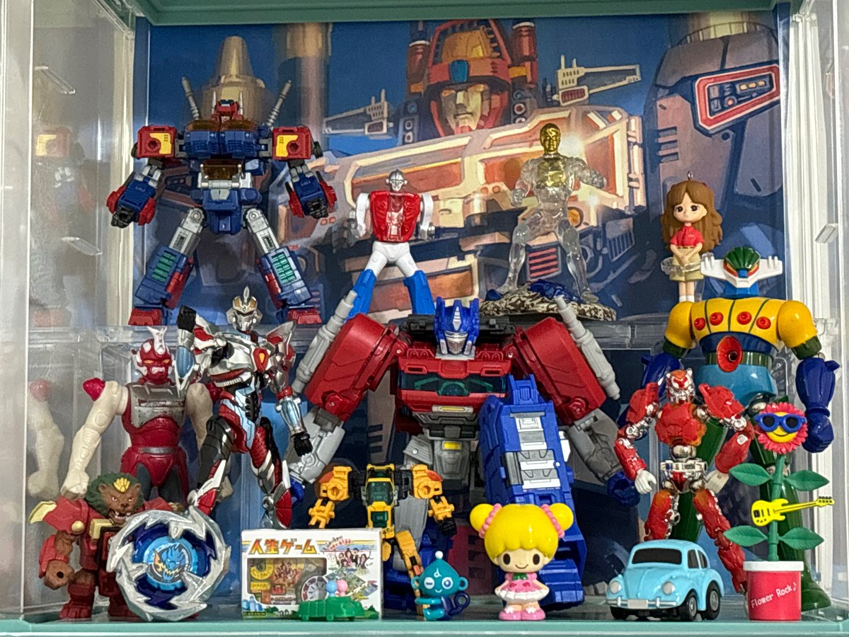 Oniki_Hirofumi's tweet image. 今話題(?)のロボットベース、色々聞いてたら羨ましくなったので、印刷して玩具棚の背景に！

ロボットベースがいると、タカラSFランド感が増してテンション上がる！

#ダイアクロン