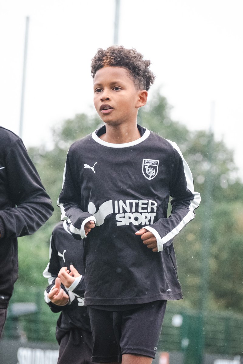 tarennes's tweet photo. 📷 𝑹𝒆𝒕𝒐𝒖𝒓 𝒆𝒏 𝑰𝒎𝒂𝒈𝒆𝒔 : EDF 𝒂𝒖 𝑺𝒕𝒂𝒅𝒆 𝑹𝒆𝒏𝒏𝒂𝒊𝒔
Ce mercredi, nos jeunes ont eu l’opportunité de fouler le terrain de la Piverdière pour affronter le @staderennaisfc
Merci au Stade Rennais pour ces belles oppositions et cette superbe expérience !
#TEAMTA https://t.co/bYCmRiSUU1