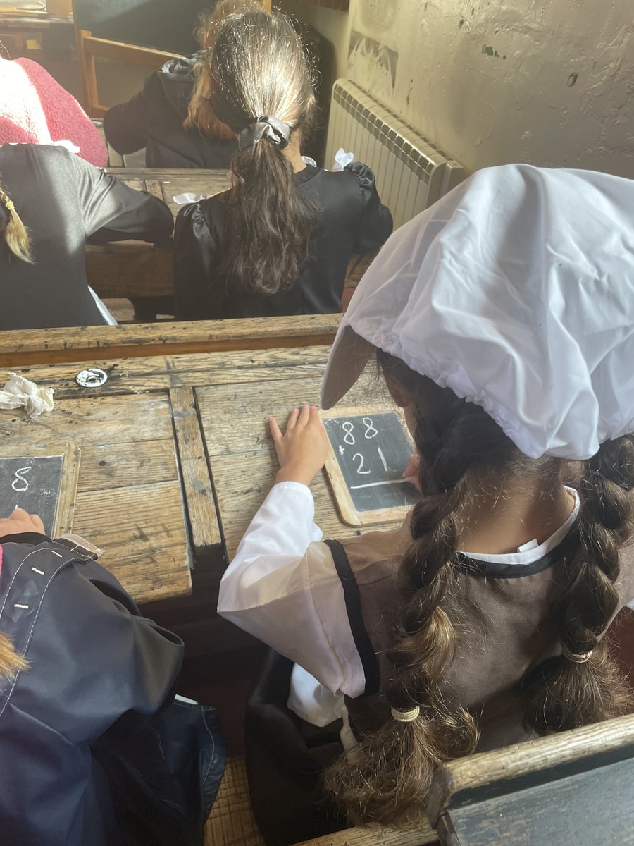latimerprimary's tweet image. #ClassTJ enjoyed their Beaumanor Hall trip yesterday.