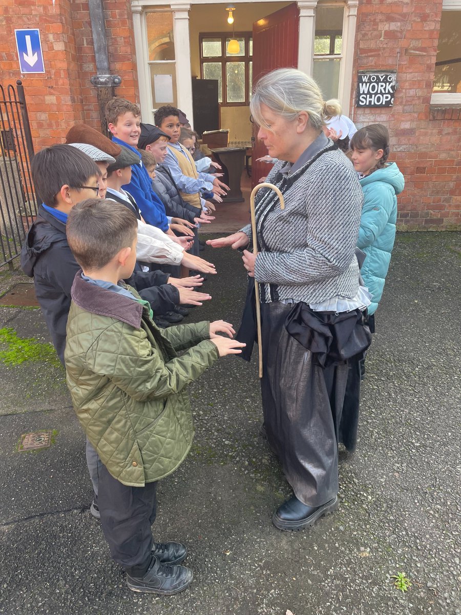 latimerprimary's tweet image. #ClassTJ enjoyed their Beaumanor Hall trip yesterday.