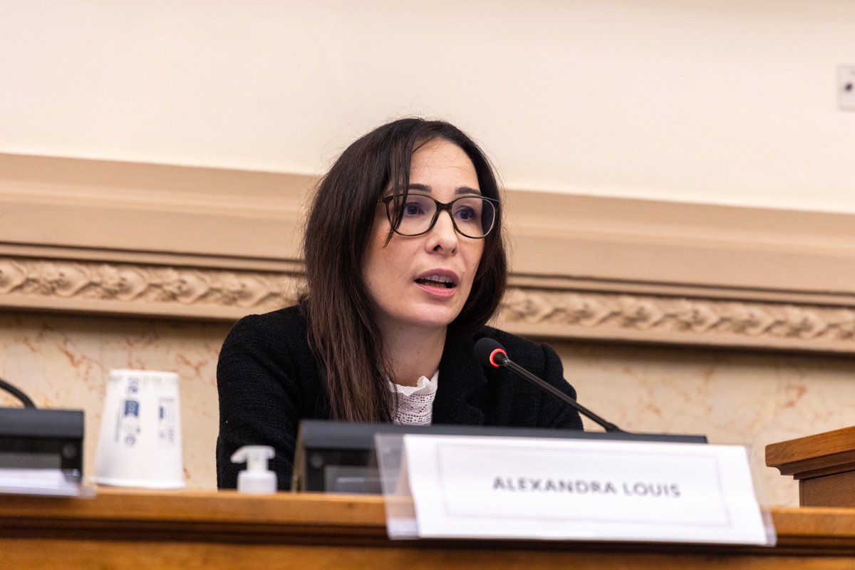 DIAVictimes's tweet photo. 🎞️Féminicide, terorisme, narcotrafic, violence routière…
Les images des victimes servent à mobiliser l’opinion.
Mais cela doit rester leur choix, leurs mots, leur moment.
Avant de diffuser leurs images, interrogeons-nous sur l’impact sur les victimes, leurs proches &amp; la société. https://t.co/7xL3hyfFIt