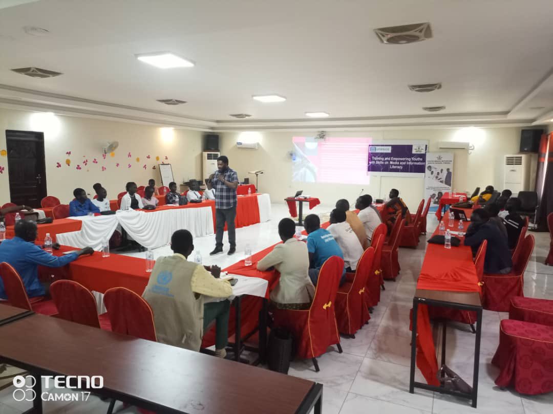 UnescoJuba's tweet photo. Youths from Bor of Jonglei and Rumbek in Lakes States receiving training on Media and Information Literacy (MIL) organized UNESCO and Youth Media Initiative South Sudan (YMISS). https://t.co/dMjgjakrii