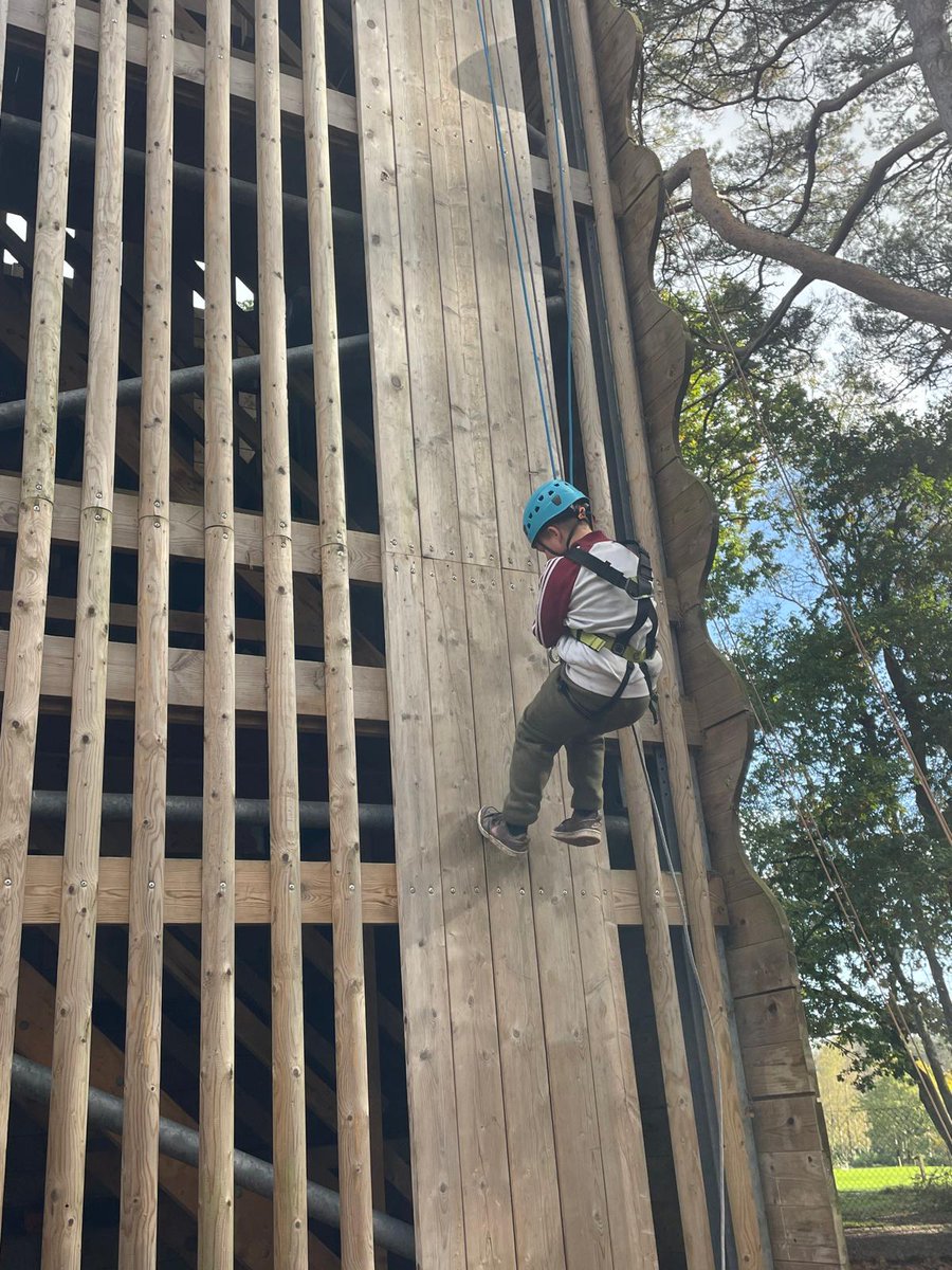 NewMiltonJunior's tweet photo. Group 8 Abseiling https://t.co/vNbW14Lqli