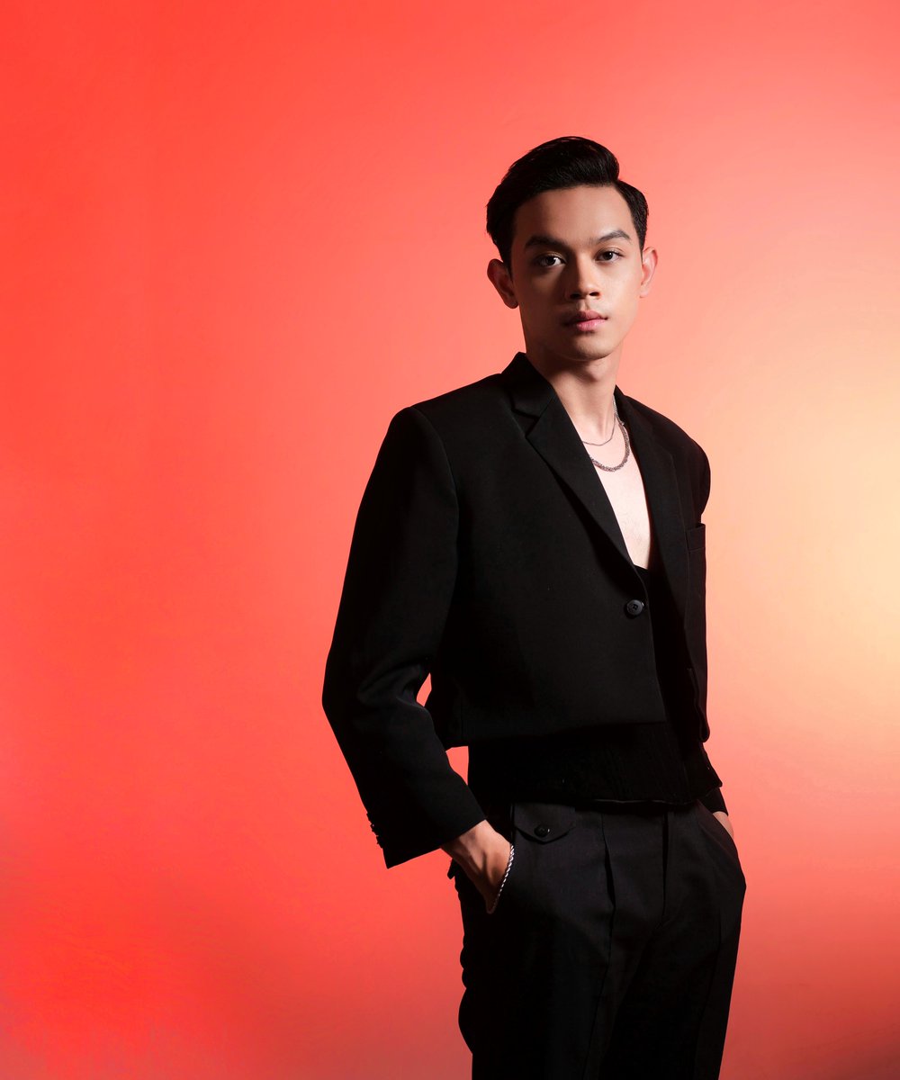 zackaryans tweet media