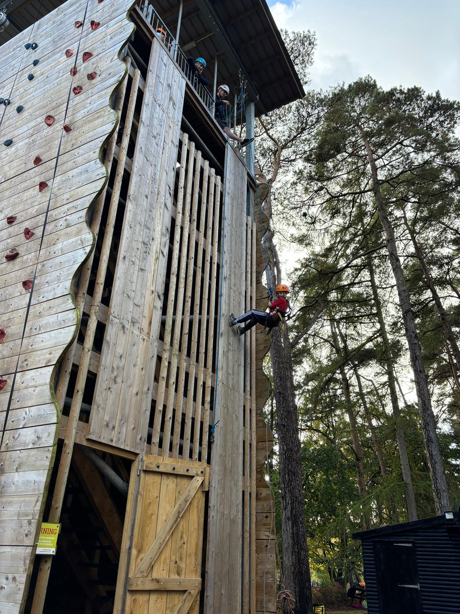 NewMiltonJunior's tweet photo. Group 6 abseiling https://t.co/M5y8l1M1Iy