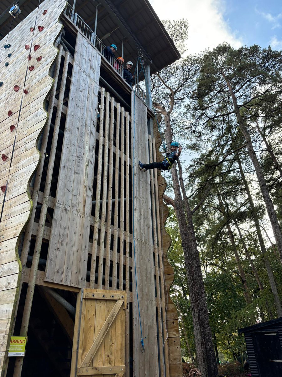 NewMiltonJunior's tweet photo. Group 6 abseiling https://t.co/M5y8l1M1Iy