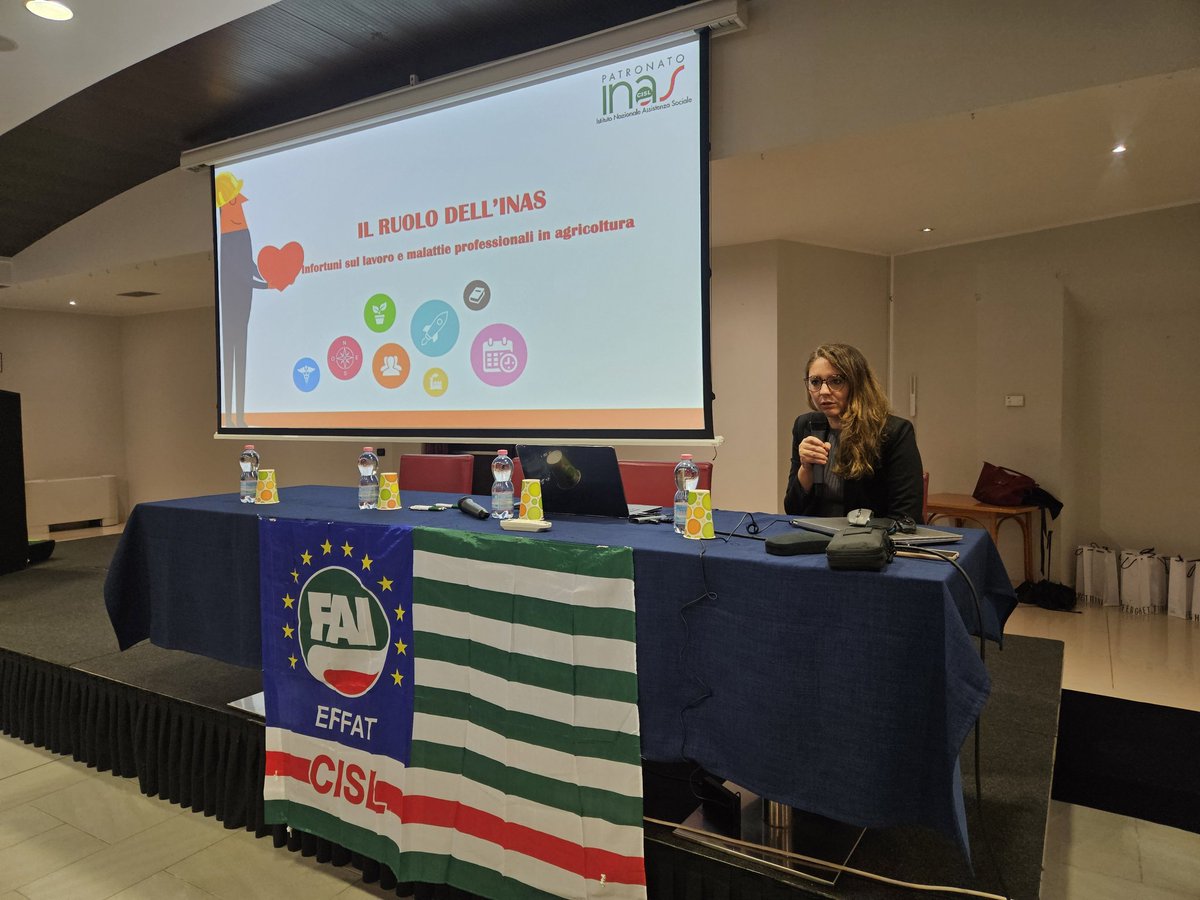 fai_cisl's tweet photo. Seminare Competenze 👩🏼🏫🧑🏻🏫
Seconda giornata formativa per oltre 150 dirigenti e operatori delle federazioni #FaiCisl del Nord Italia.
Primo panel di approfondimento della mattinata INAIL e #malattie #professionali e #infortuni sul lavoro, a cura del dipartimento nazionale @InasCisl
🗣📢 La #FaiCisl da tempo è impegnata nel garantire #salute e #sicurezza nei luoghi di lavoro, con #formazione, materiale divulgativo, questionari e possibilità di contatto diretto con l'app We-Fai, ed è importante acquisire sempre maggiori competenze per fornire un'assistenza puntuale ed efficace a lavoratori e lavoratrici.