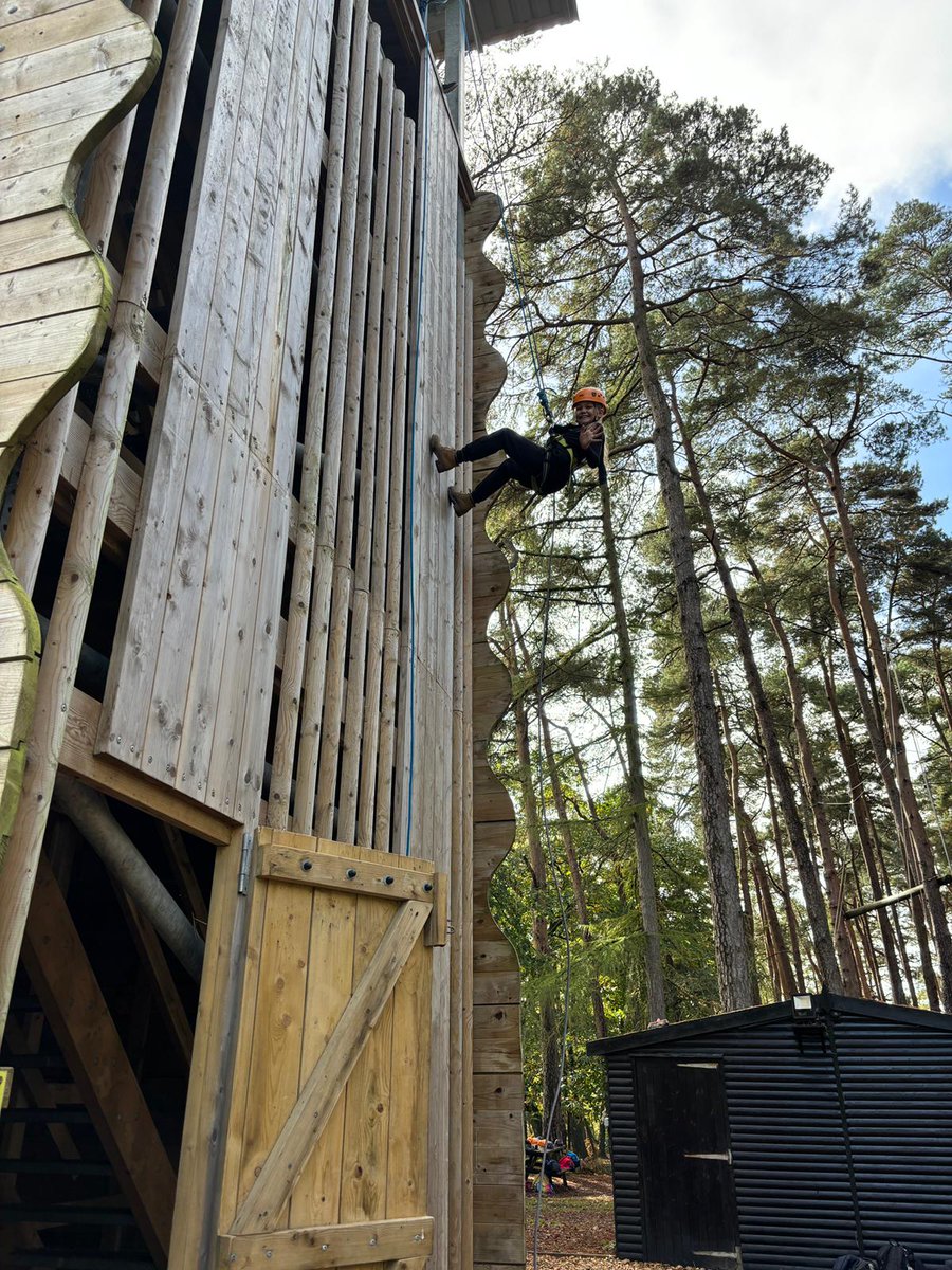 NewMiltonJunior's tweet photo. Group 6 abseiling https://t.co/VxnXc6sYp0
