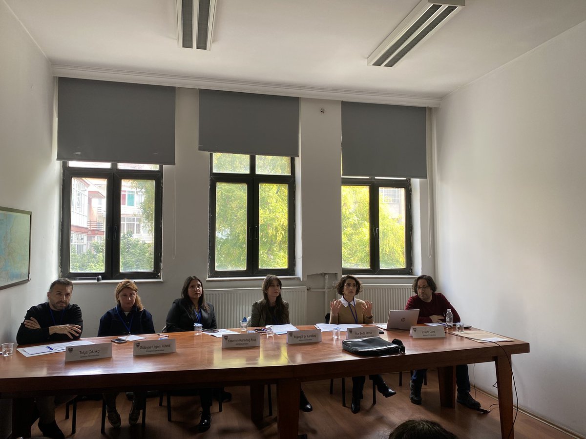 VIII.Uluslararası İlişkiler Kongresi ikinci günün ilk oturumlarından kareler