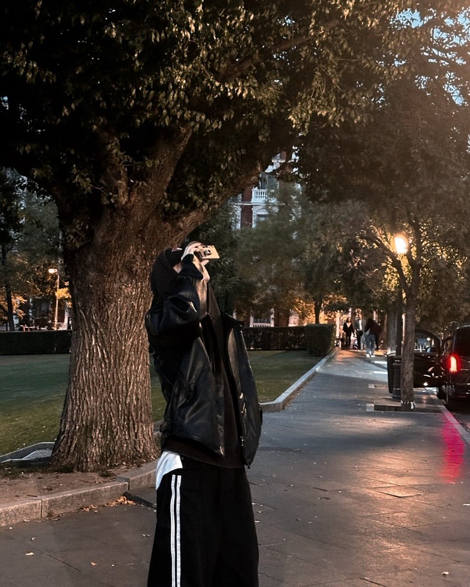 hoonikiz's tweet image. so boyfriend coded. 😞🫶🏻 #sunghoon