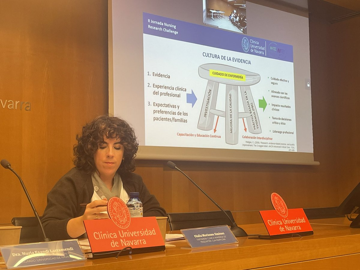 Mónica Vázquez Calatayud (@calatayudmonica) on Twitter photo ✨Primera mesa redonda de la II Jornada #NursingResearchChallenge: Mejora de la práctica, PBE e Investigación: Sinergias y oportunidades. 
<a href="/nelarramend/">Nuria Esandi</a> nos ilustra con la comparativa de la cultura de la #evidencia con una silla Hedges (2006)
#EvidenceAmbassador <a href="/WorldEBHCDay/">World EBHC Day</a> ✨Primera mesa redonda de la II Jornada #NursingResearchChallenge: Mejora de la práctica, PBE e Investigación: Sinergias y oportunidades. 
<a href="/nelarramend/">Nuria Esandi</a> nos ilustra con la comparativa de la cultura de la #evidencia con una silla Hedges (2006)
#EvidenceAmbassador <a href="/WorldEBHCDay/">World EBHC Day</a>