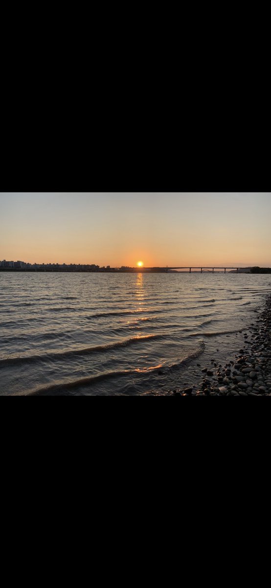 mulgoki's tweet image. 우리나라에 한강이 있어 참 좋다 
Oil on canvas