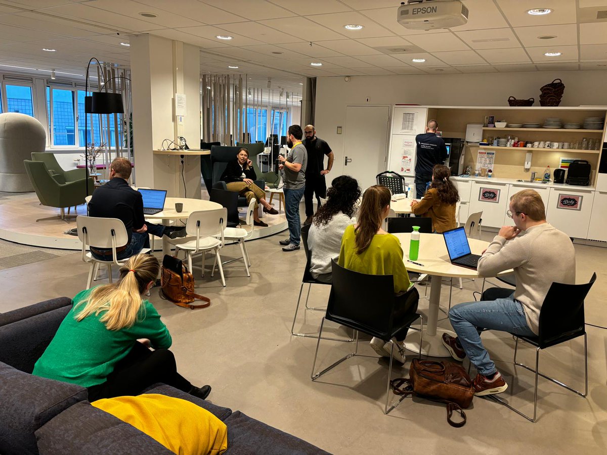 MERLN (@merln_um) on Twitter photo 🎉Final day of MERLN’s 10th anniversary conference!🎉
Today, we’re wrapping up with exciting hands-on workshops! Huge thanks to the experts helping our young scientists sharpen their skills. You can find the program below:
#MERLN10 #RegenerativeMedicine #FHML <a href="/MaastrichtU/">Maastricht University</a> 🎉Final day of MERLN’s 10th anniversary conference!🎉
Today, we’re wrapping up with exciting hands-on workshops! Huge thanks to the experts helping our young scientists sharpen their skills. You can find the program below:
#MERLN10 #RegenerativeMedicine #FHML <a href="/MaastrichtU/">Maastricht University</a>