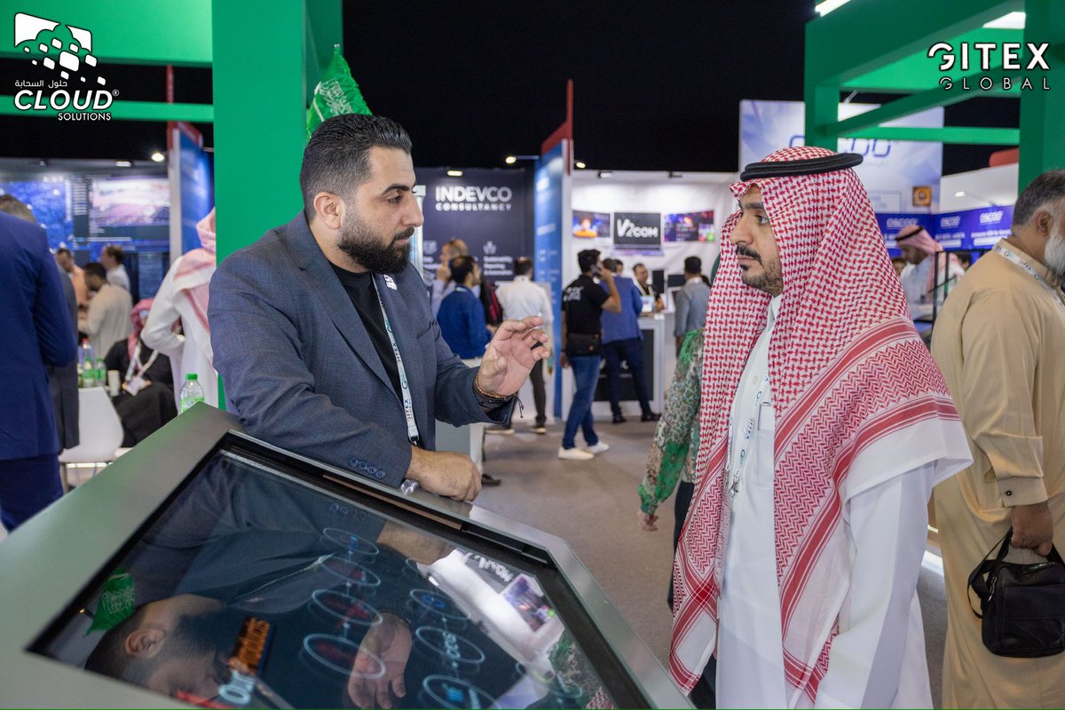 _CloudSolutions's tweet photo. حضوراً لافتاً وتفاعلاً مع زوار جناح حلول السحابة في معرض #جايتكس_دبي24  تشرفنا باستقبالكم طيلة أيام المعرض وكانت فرصة رائعة للتعريف بمنتجاتنا..

#حلول_السحابة قيادة الإبتكار في الرعاية الصحية 
#GITEX2024 #GITEXGLOBAL #GITEXTechWeek #Cloud_Solutions https://t.co/wEWfkIyUCF