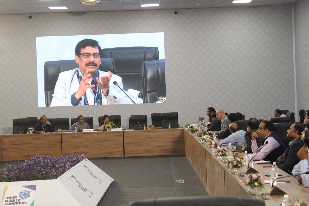 BSNLCorporate's tweet image. Sh. A. Robert Jerard Ravi, @CMDBSNL, joined as a distinguished panelist in the insightful discussion on &apos;Integration of IMT and Non-Terrestrial Network (NTN).&apos; He delivered a presentation on the transformative potential of NTN and IMT.
#BSNLAtIMC #IMC2024 #TheFutureIsNow