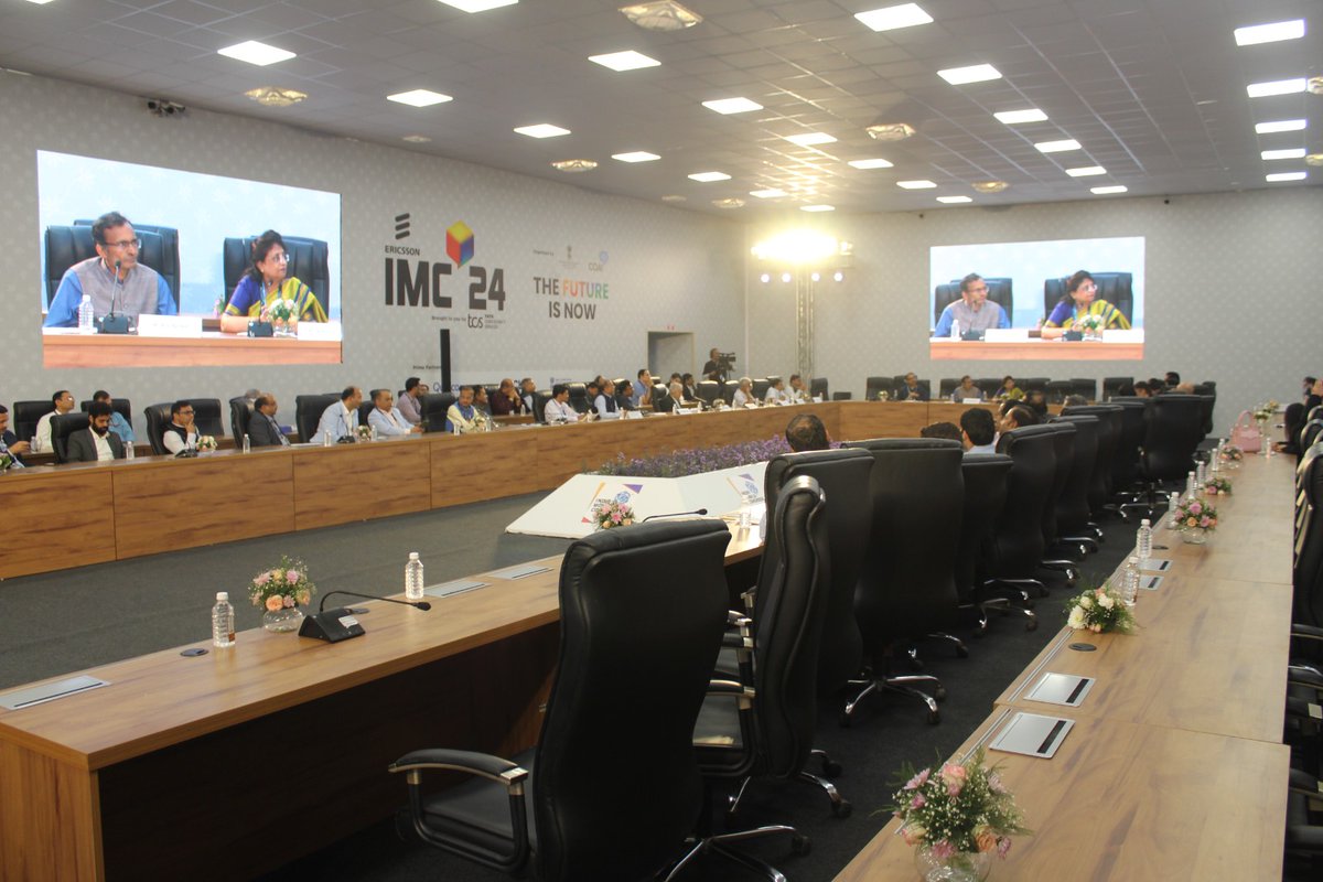 BSNLCorporate's tweet image. Sh. A. Robert Jerard Ravi, @CMDBSNL, joined as a distinguished panelist in the insightful discussion on &apos;Integration of IMT and Non-Terrestrial Network (NTN).&apos; He delivered a presentation on the transformative potential of NTN and IMT.
#BSNLAtIMC #IMC2024 #TheFutureIsNow