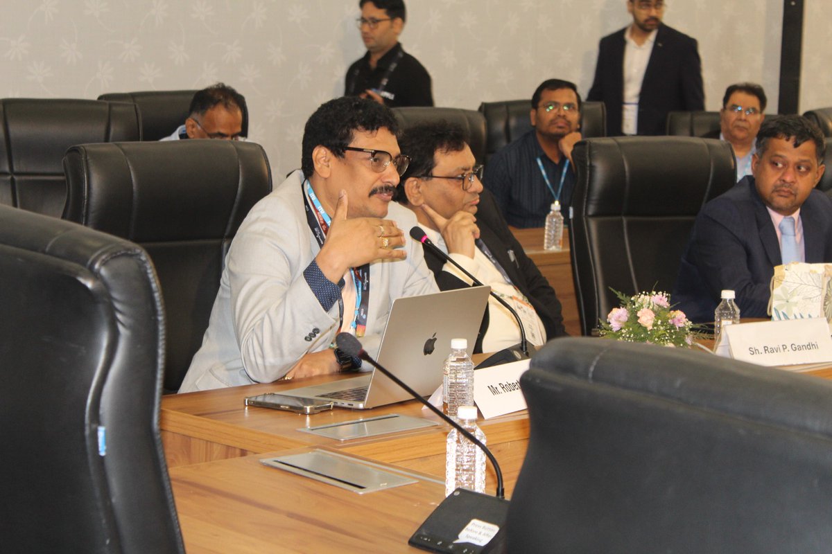 BSNLCorporate's tweet image. Sh. A. Robert Jerard Ravi, @CMDBSNL, joined as a distinguished panelist in the insightful discussion on &apos;Integration of IMT and Non-Terrestrial Network (NTN).&apos; He delivered a presentation on the transformative potential of NTN and IMT.
#BSNLAtIMC #IMC2024 #TheFutureIsNow