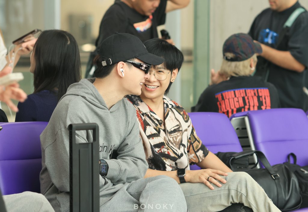 bonoky's tweet photo. รอยยิ้ม 😊
@kristtps
@stjinx_maya
#KSJDMLFANDAYxSINGAPORE
#GMMTVFANDAY15
#คริสสิงโต
18 Oct'24 https://t.co/e7n6ACGDck