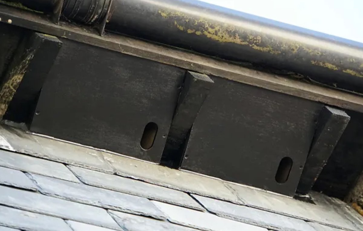 Our latest blog takes a look reasons at why there have only been two uses of the nest boxes installed at Lymington Business Centre in 2018 - and how we might improve the boxes to help Swifts on that site 

hampshireswifts.co.uk/post/lymington…