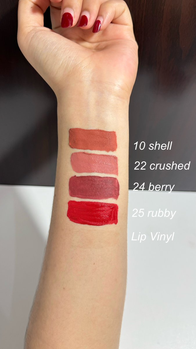 nanaspineapel's tweet photo. Kebetulan aku punya 4 shade + 1 lip glossnya..

Dan shade favorite aku buat ombre yang shade 22 crushed + 24 berry, hasilnya cakep bgt!!💖 https://t.co/fTpvlyhqO4