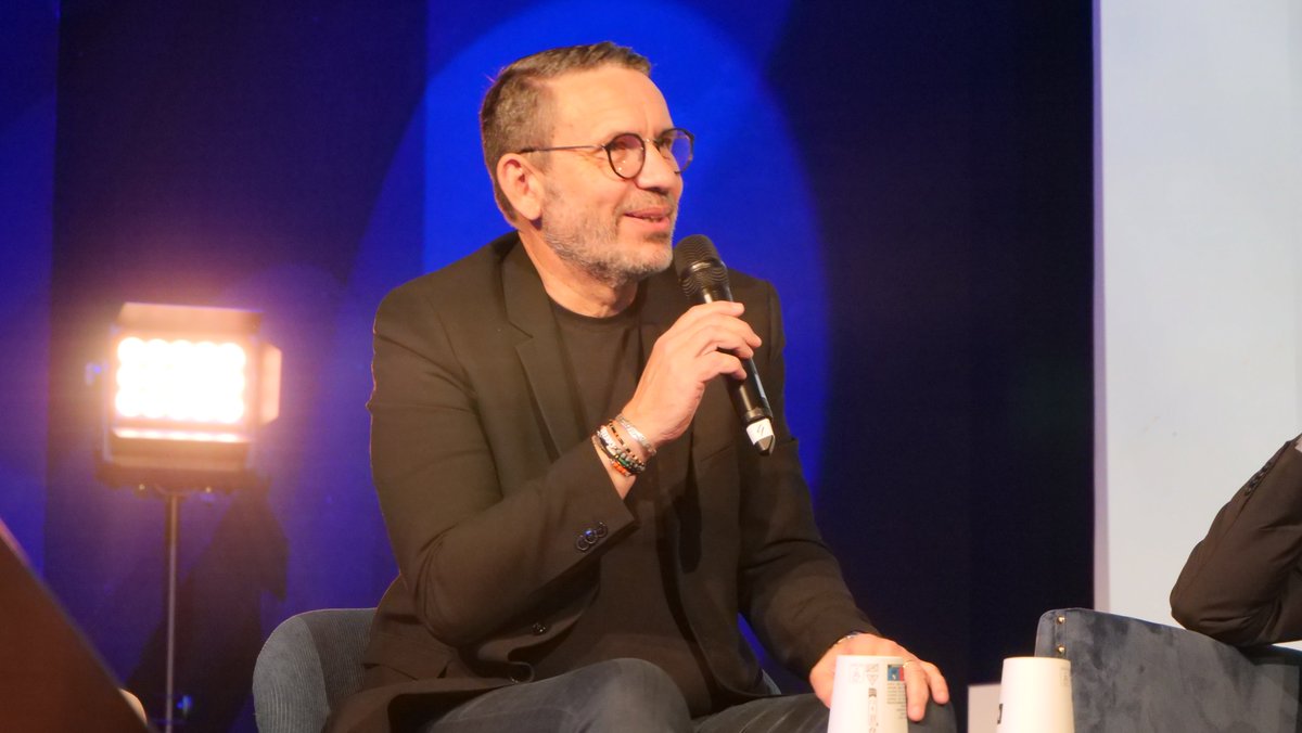 « On le sait, en Corse on est attaché aux traditions et à la famille ! Nous nous sommes demandé comment on pouvait replacer nos aînés au cœur de la société : la réponse a été de créer un tiers-lieu dans l’EHPAD. » 
François-Aimé Arrighi lors du #congrèsFEHAP