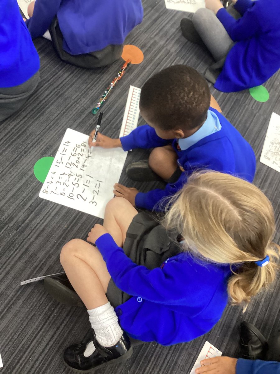 ihomcps1's tweet photo. 1MO are working so hard in maths this morning, we are learning to subtract by counting back #ihommaths https://t.co/udUj2e81TQ
