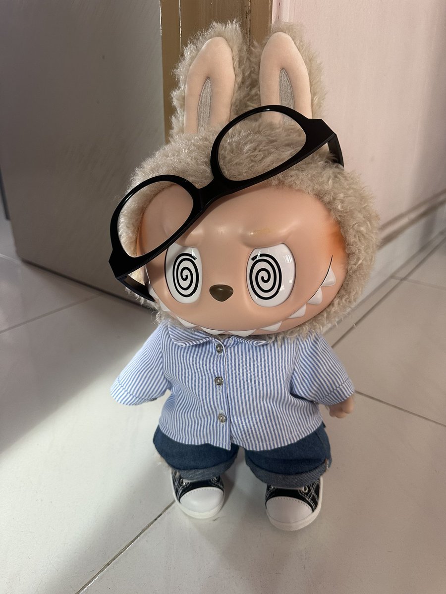 LorettaTay's tweet photo. Dizzy dizzy #labubu #flipwithme https://t.co/IgB2sC67Ku
