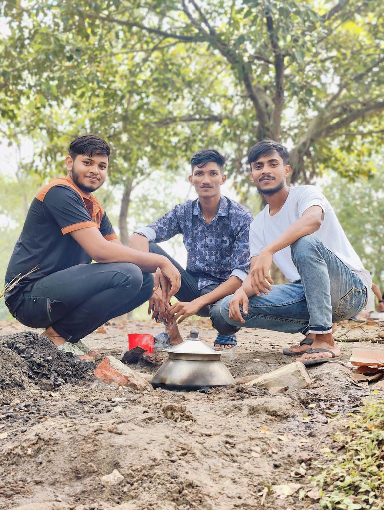 twittearafat's tweet photo. - বন্ধুদের সাথে কাটানো সময়গুলো জীবনের সেরা সময় 💙

📌 বাবুডাইং https://t.co/m3Pp7ZzTtM