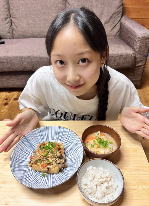 NananeのTwitter画像2