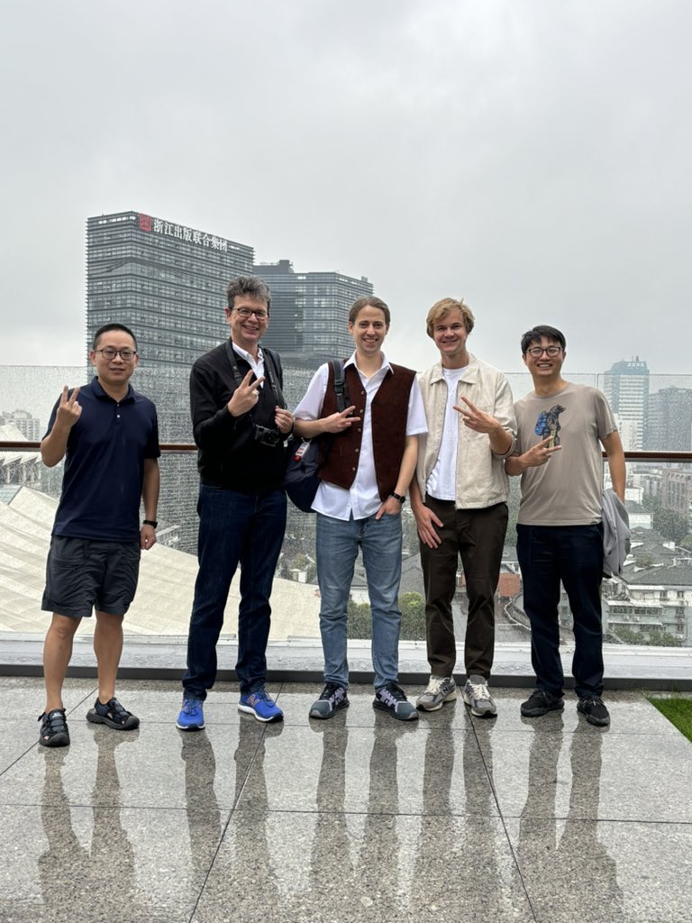 muller_group's tweet photo. #Roofgarden of the #Hangzhou center - Wei, Peter, Julian, Lucas and Lin have fun in the break of the Sino-German Workshop with discussion about #biomaterials, #protein based #nanostructuring and scattering techniques https://t.co/sA715cMDu0