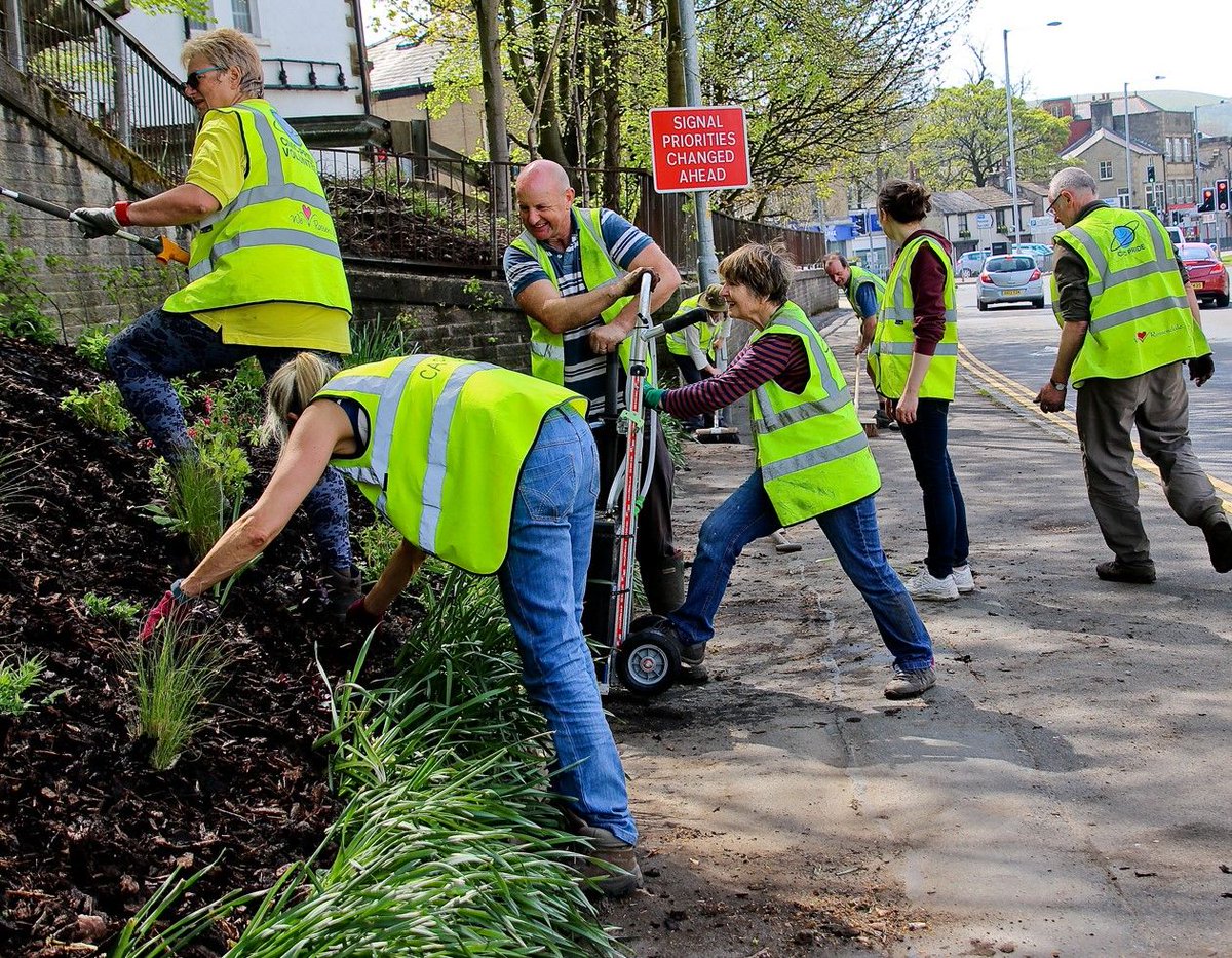 TCVtweets's tweet photo. TCV believes that every community should have access to high quality local green spaces & we are committed to supporting a community network of groups who share that vision. Join our FREE #communitynetwork here: https://t.co/f15vKAItiO
#JoinInFeelGood #Volunteering https://t.co/NnpCCO6wd9