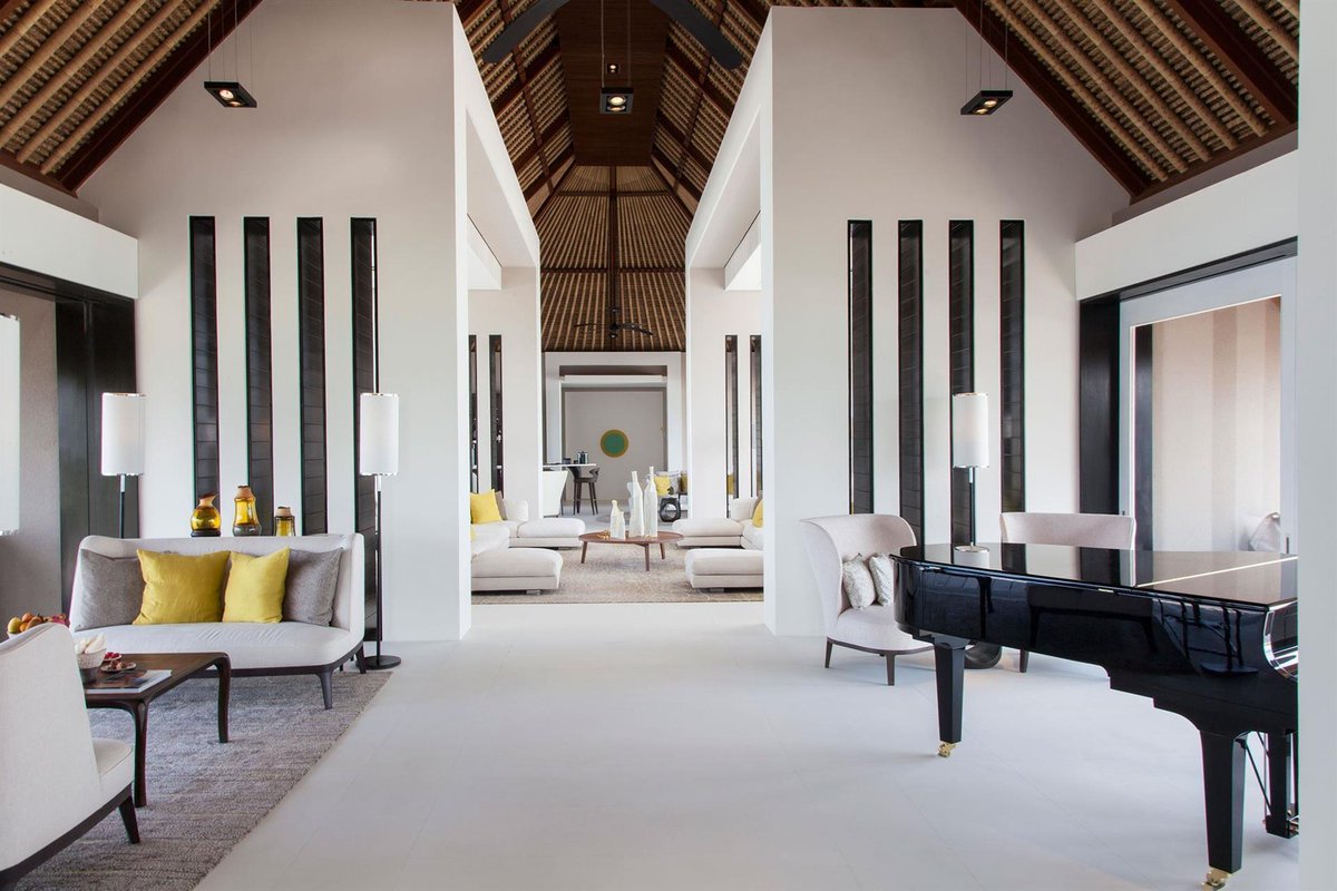 takurian13's tweet image. Cheval Blanc Randheli
Flexform : Dragonfly Sofa
#ChevalBlanc #LVMH #Flexform