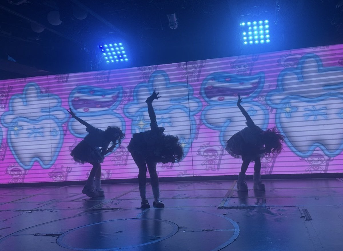 m591ts's tweet photo. TikTokで執拗にしなこっこダンスを踊り続けた結果なんと、、、
しなこっこ新曲の歯ラ歯ラのMVに誘ってもらって参加させていただきました💖✨えぐい🌈うれしすぎ🦷✨✨✨✨
絶対みんなMVみて🦷🪥✨

https://t.co/c1bbithXb1 https://t.co/ZdicMHyySB