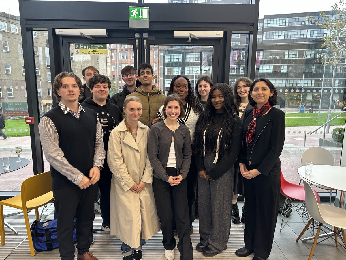 RogeliaPC's tweet image. Excellent lecture by Dr L’Hoest, German Ministry for Economics and Climate Action, on ‘Economics and Politics of Reconciling Economic Development and Decarbonisation’. Thanks to my colleagues @StrathPolIR @eprc_eu for organising.
Great engagement from our @DiploStrath students!
