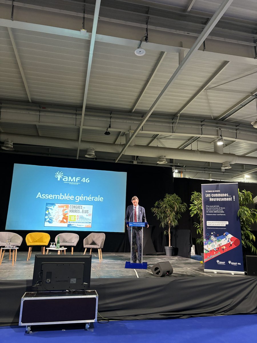 AMF_46's tweet image. 🇫🇷 Congrès des maires et élus du Lot, aujourd’hui, au parc des Expositions du ➡️Grand Cahors. 
Près de 750 personnes présentes pour dire ensemble « Les communes… heureusement ! », les maires et les élus locaux… heureusement !
@l_amf #lescommunesheureusement